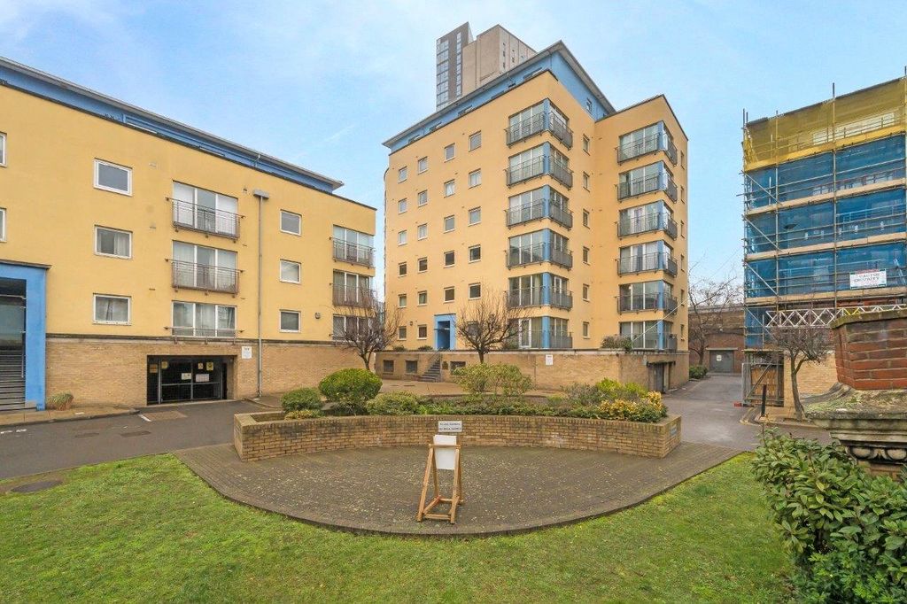 Property photo 1 of 10 Exterior