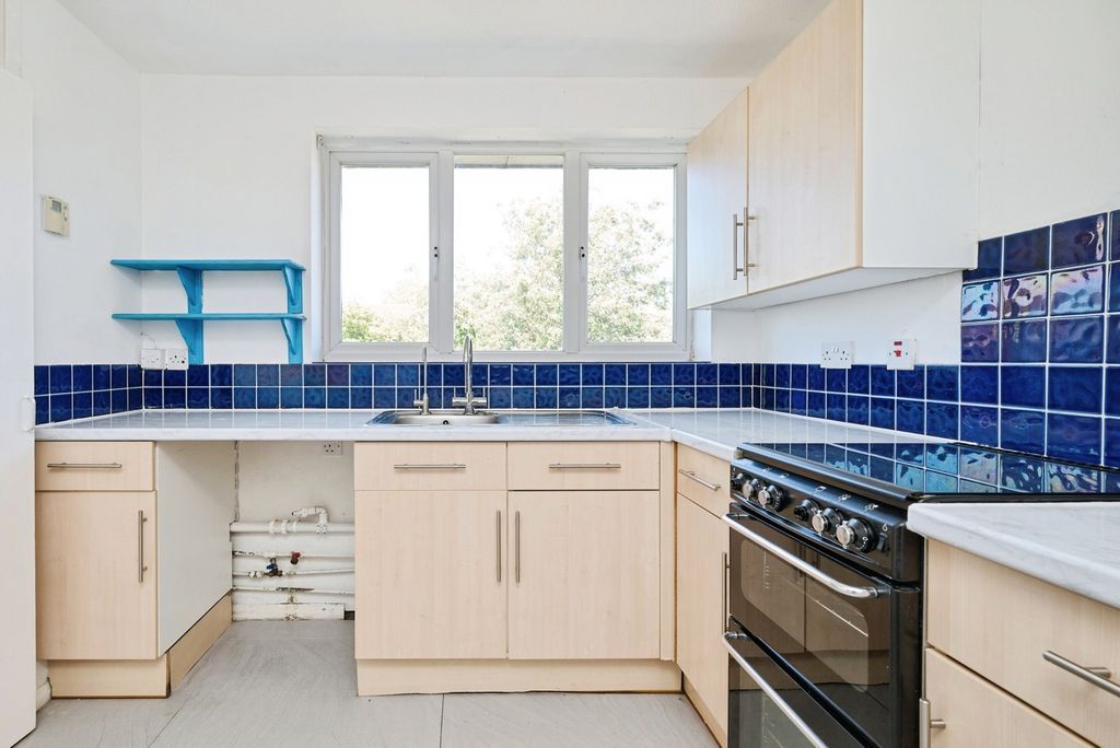 Property photo 3 of 9 Pbox-Img.Jpg