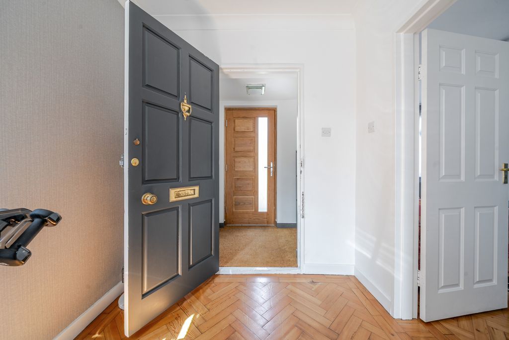 Property photo 2 of 19 Gallery