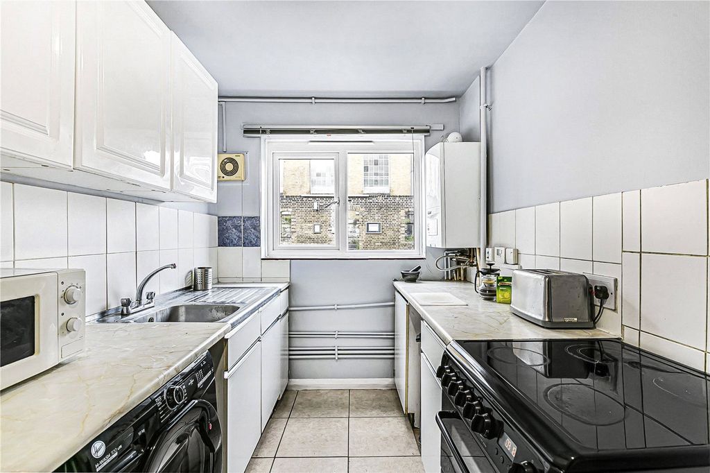 Property photo 2 of 15 Kitchen