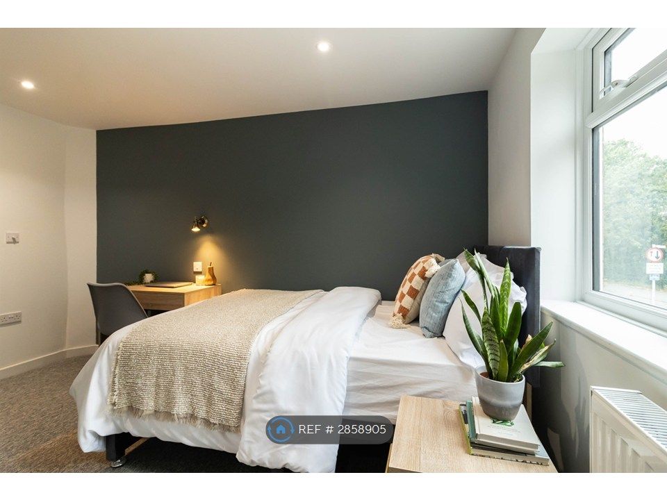 Property photo 2 of 13 Spacious, Modern Double Ensuite Rooms