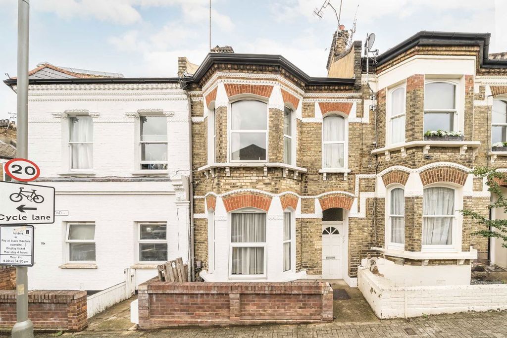 Property photo 1 of 6