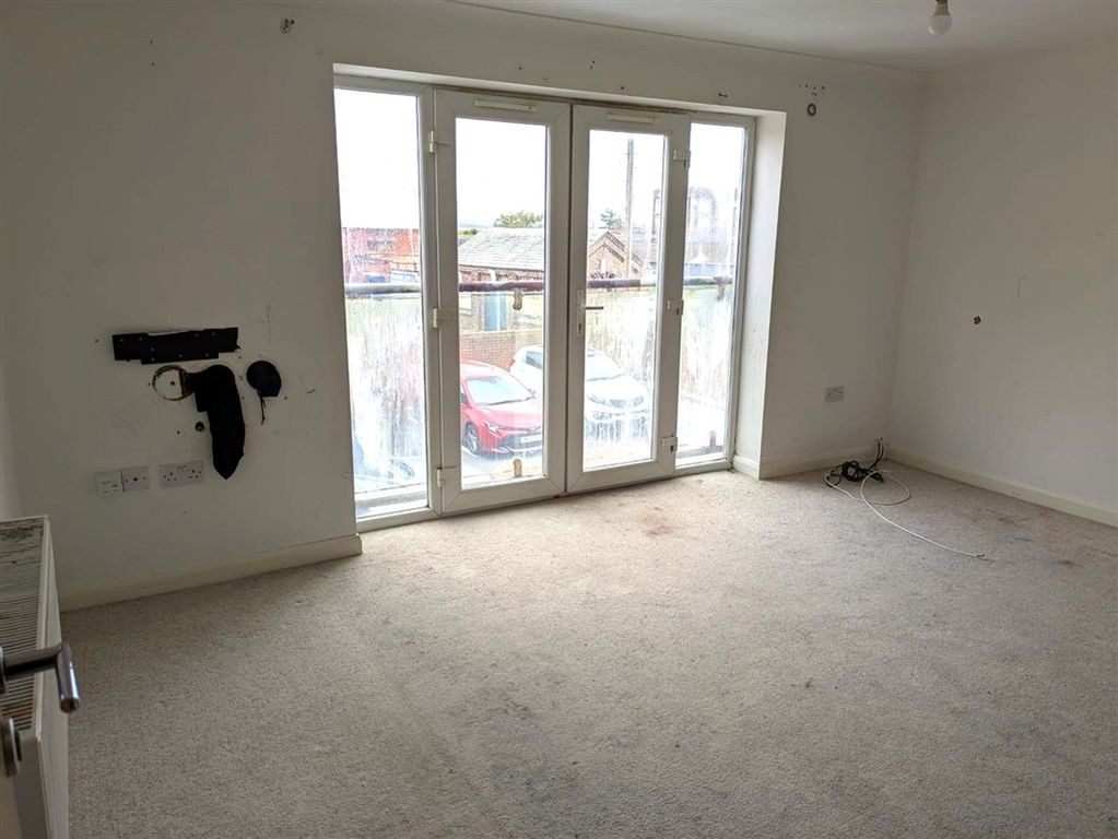 Property photo 1 of 8 Lounge