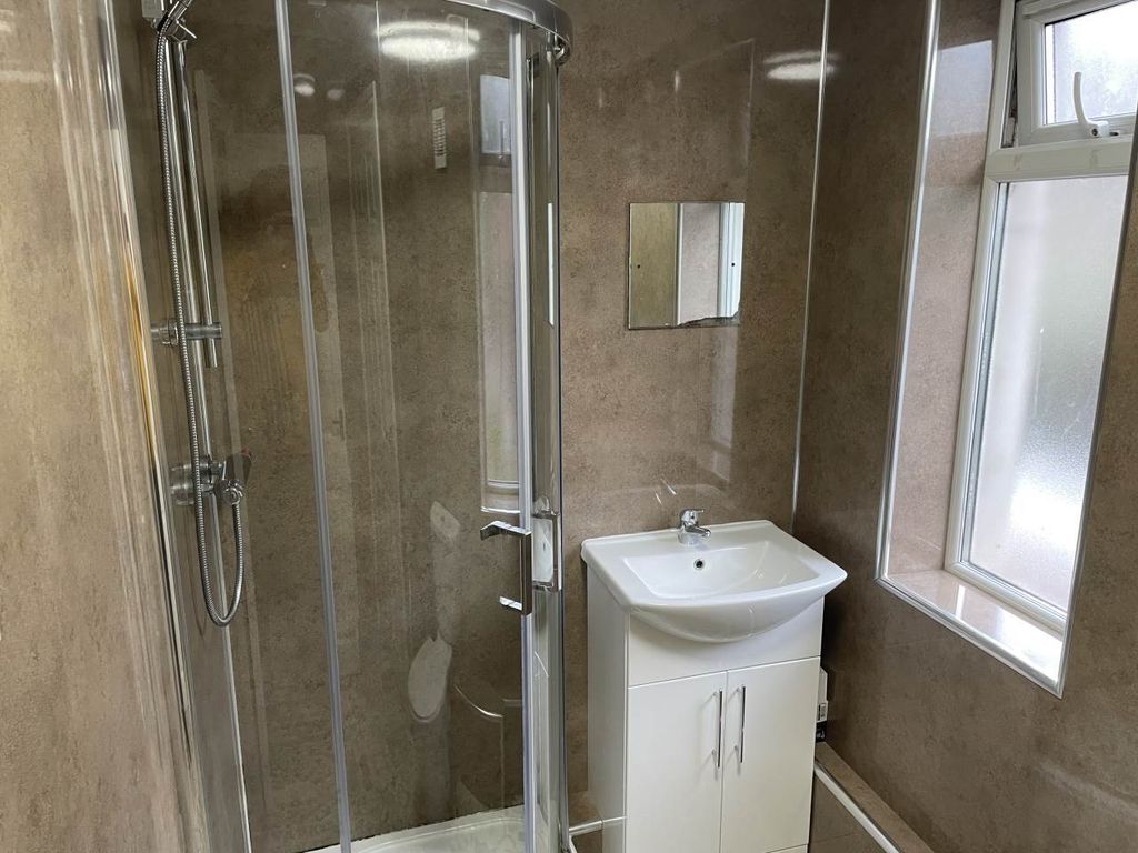 Property photo 3 of 15 Bathroom 2, 2