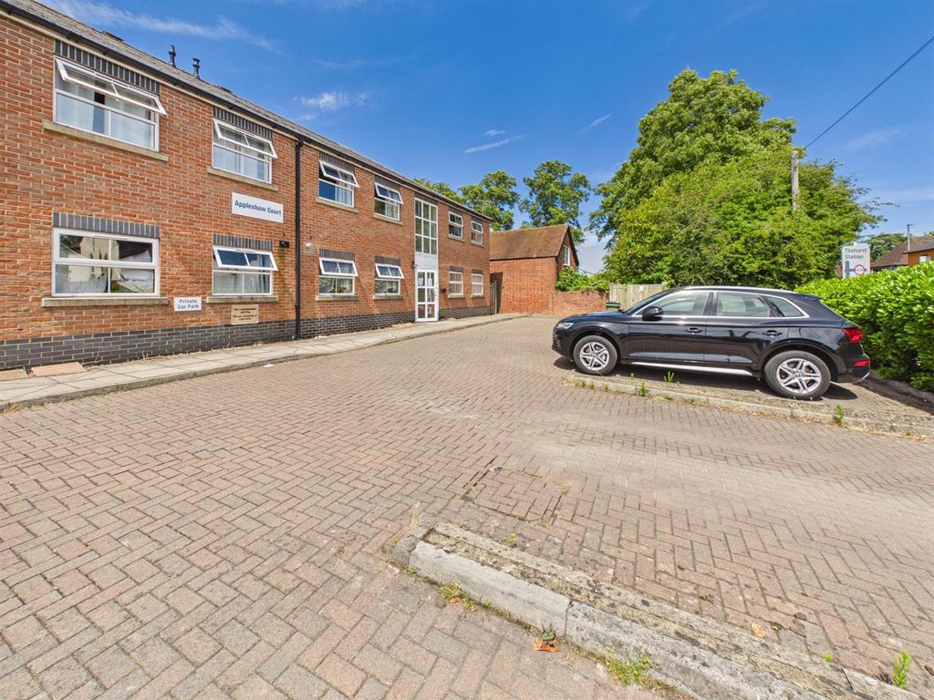 Property photo 1 of 9 Cam05510G0-Pr0250-Still007.Jpg