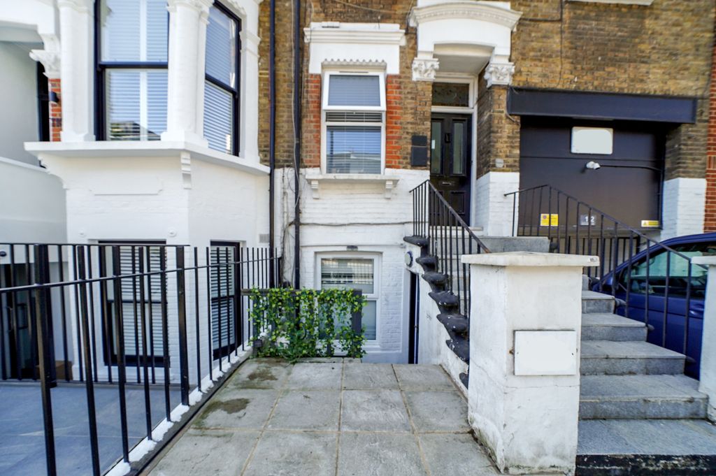 Property photo 2 of 13 Exterior Entrance To Flat 1