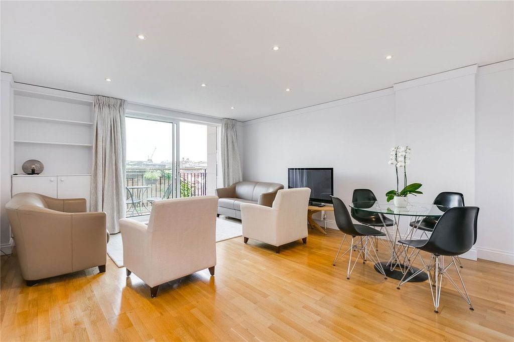 Property photo 2 of 6