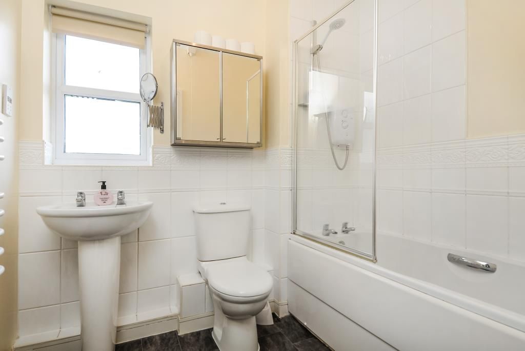 Property photo 3 of 7 Bathroom