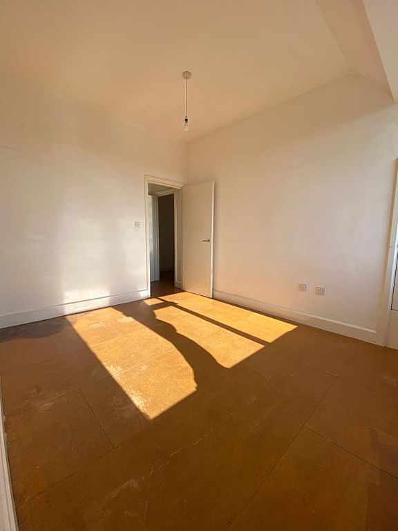 Additional image 10 of 2 bed flat to rentDock View Road, Barry CF63