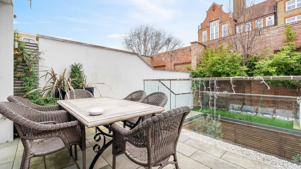Property photo 2 of 14 Rainsborough Square Sw6 1Dq-Low Res-5.Jpg