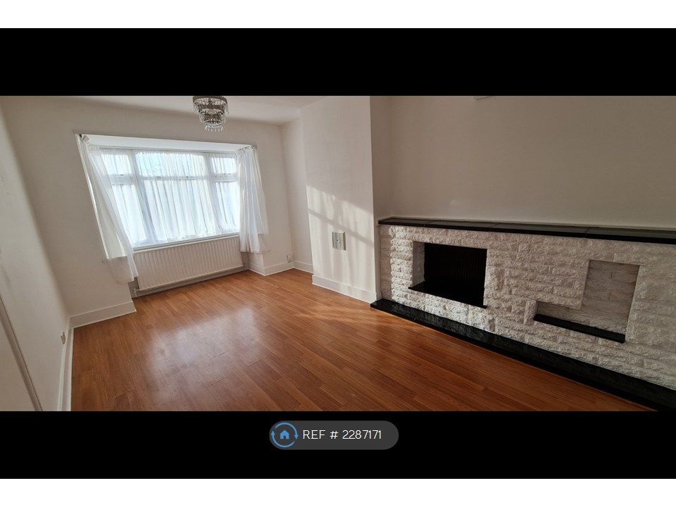 Property photo 3 of 16 Bedroom 2