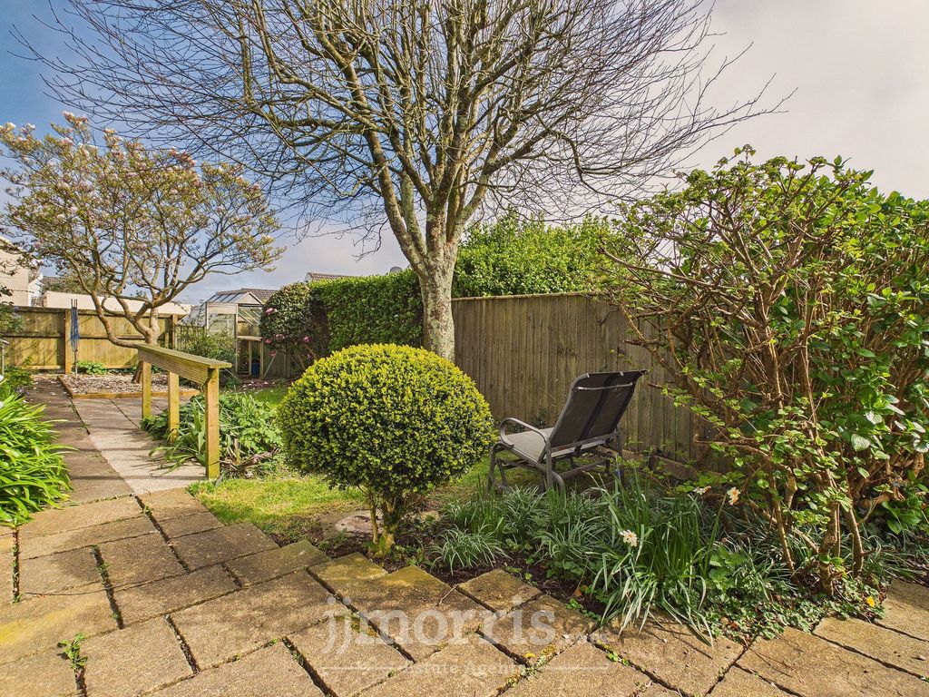 Property photo 2 of 31