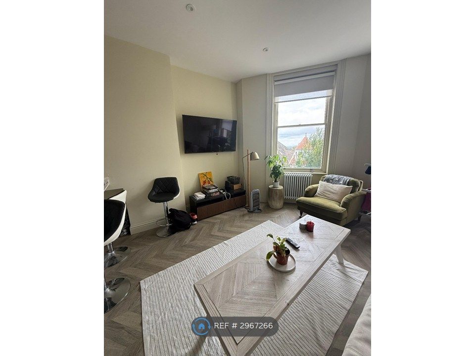 Property photo 3 of 9 Living Room