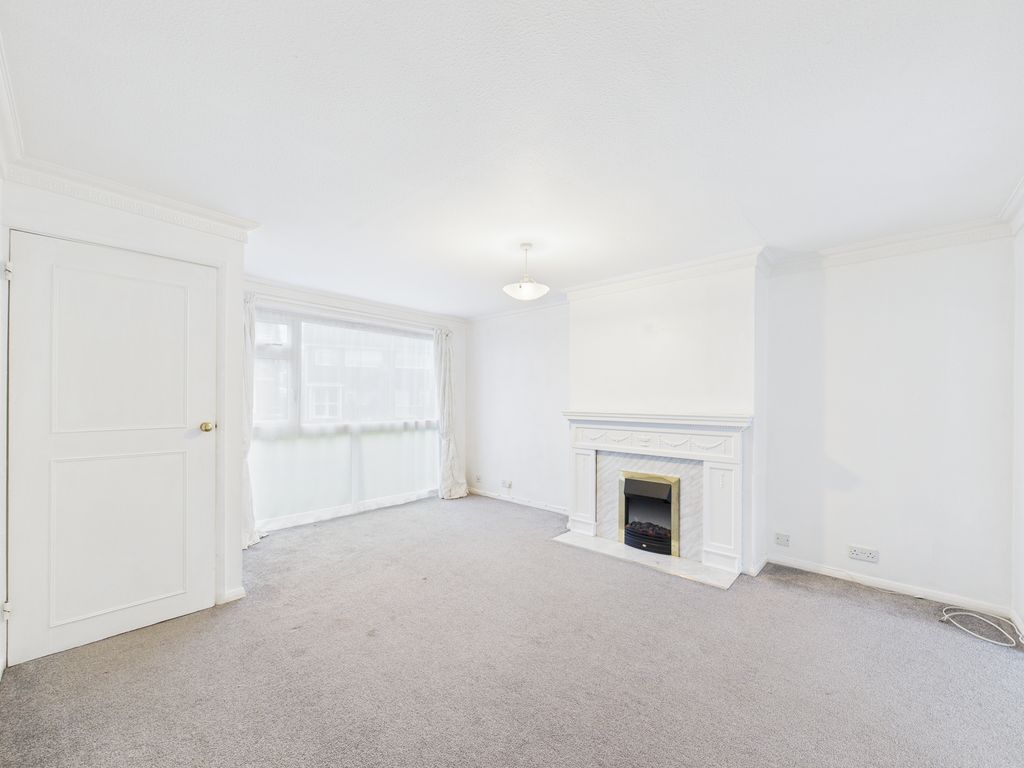 Property photo 3 of 9 Living Room