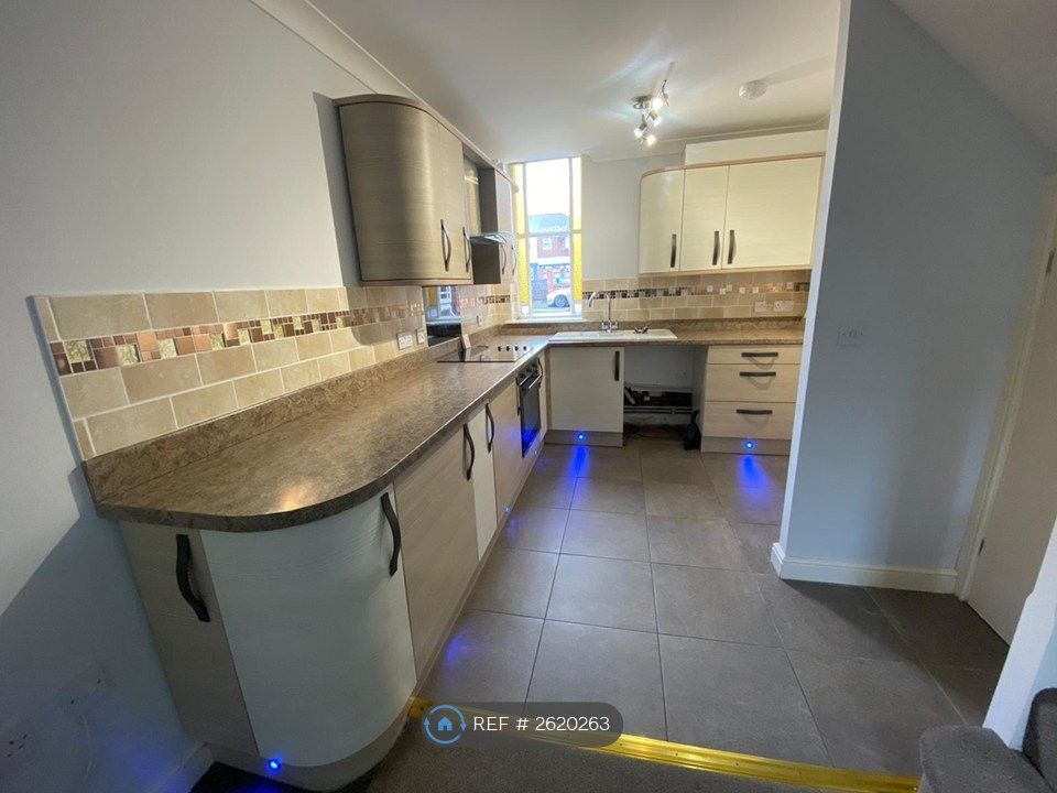 Property photo 2 of 5 Kitchen