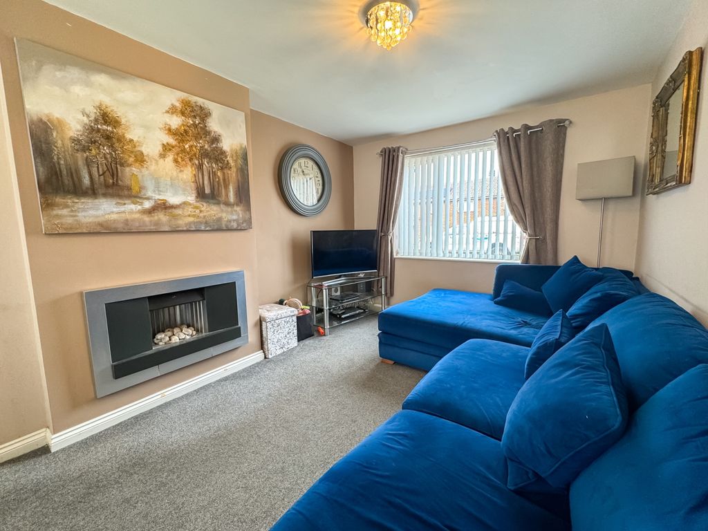 Property photo 2 of 25 Derwent Ewemove Whitby-14