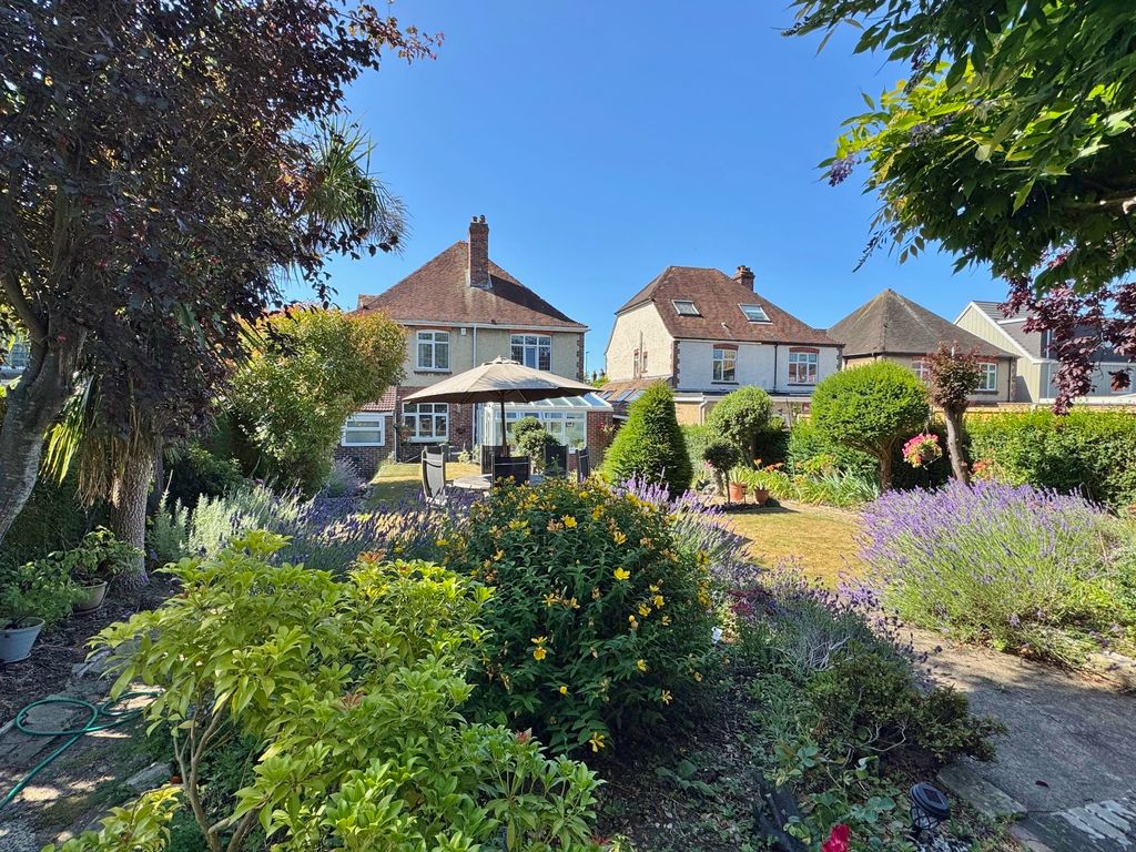 Property photo 1 of 31