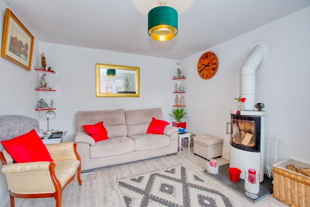 Property photo 3 of 24