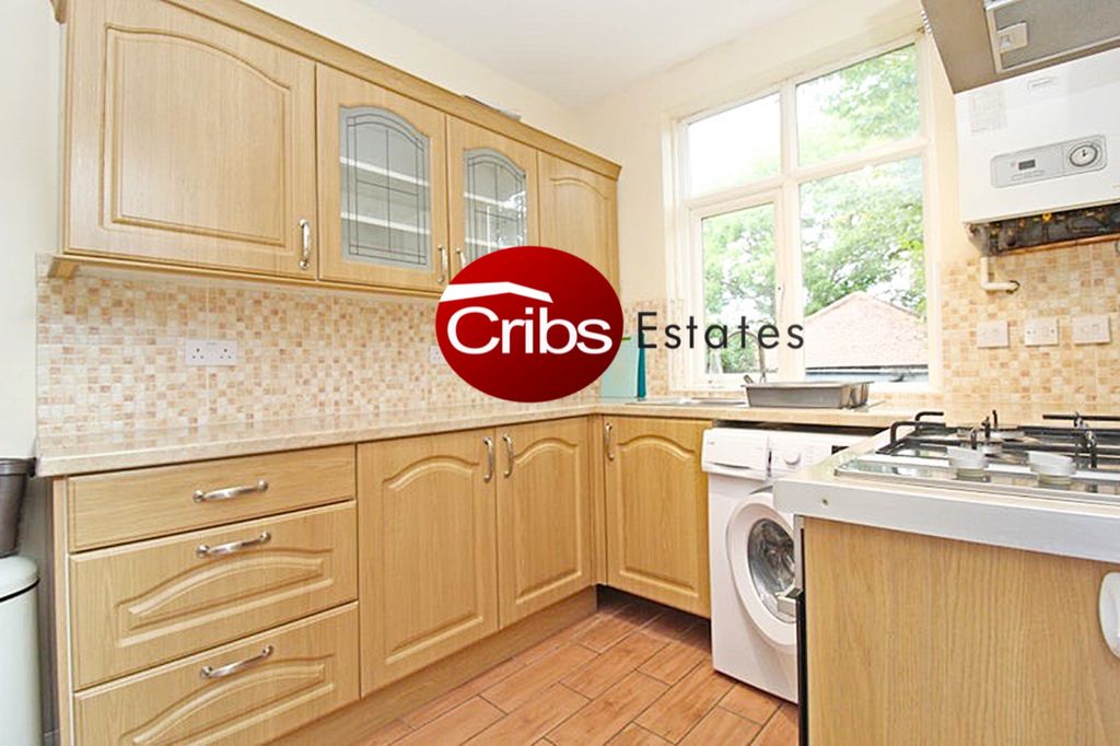 Property photo 1 of 9 4 Bedroom House To Rent In Sutton Sm1
