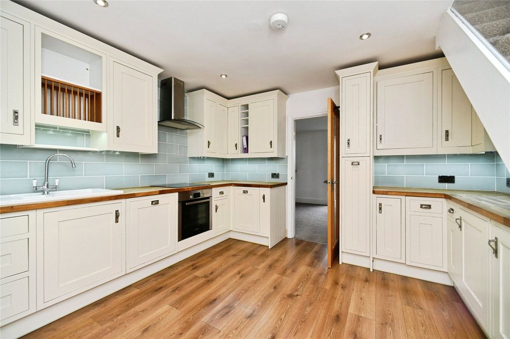 Property photo 2 of 20 Kitchen