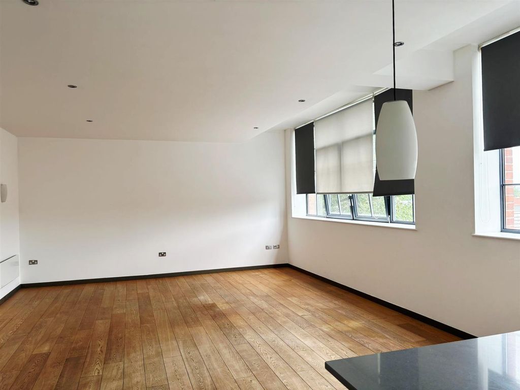 Property photo 3 of 4 Lounge