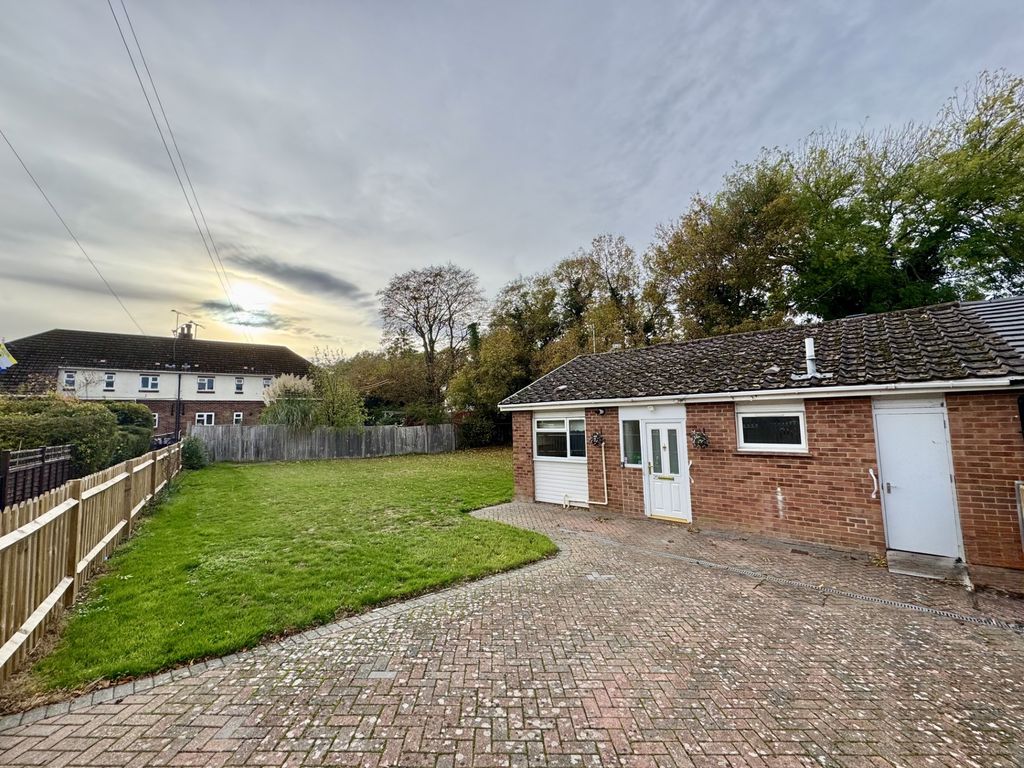 Property photo 3 of 11