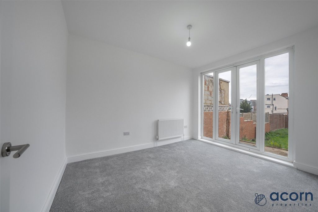 Property photo 3 of 16 Picture No. 04