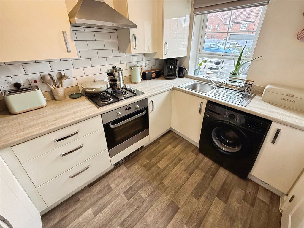 Property photo 3 of 14 Kitchen