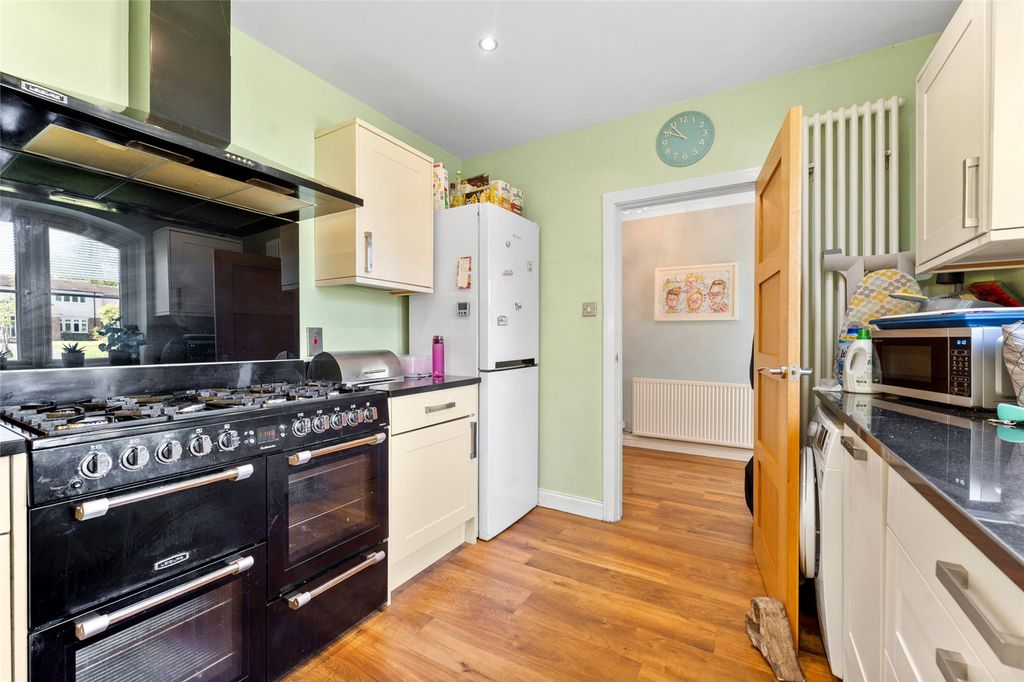 Property photo 3 of 19 Picture No. 02