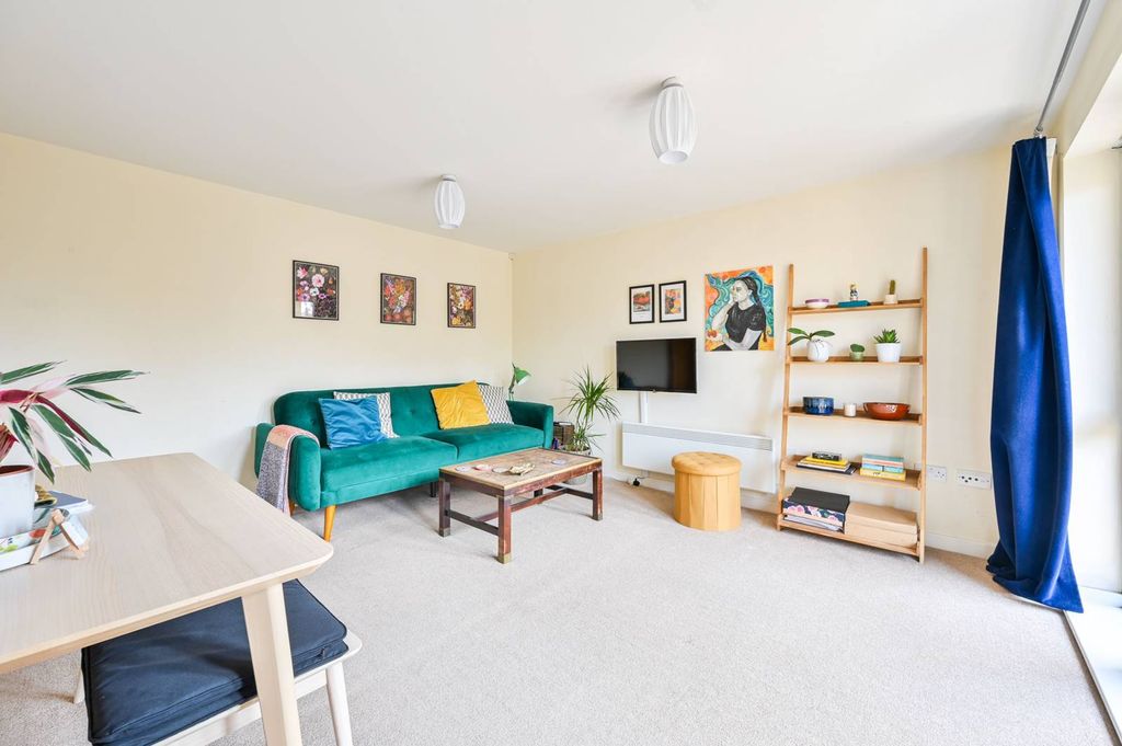 Property photo 1 of 9
