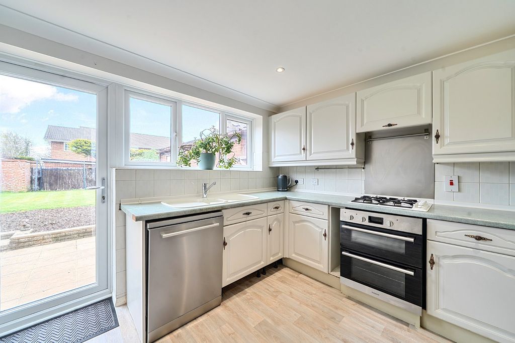 Property photo 3 of 23 Picture No. 10