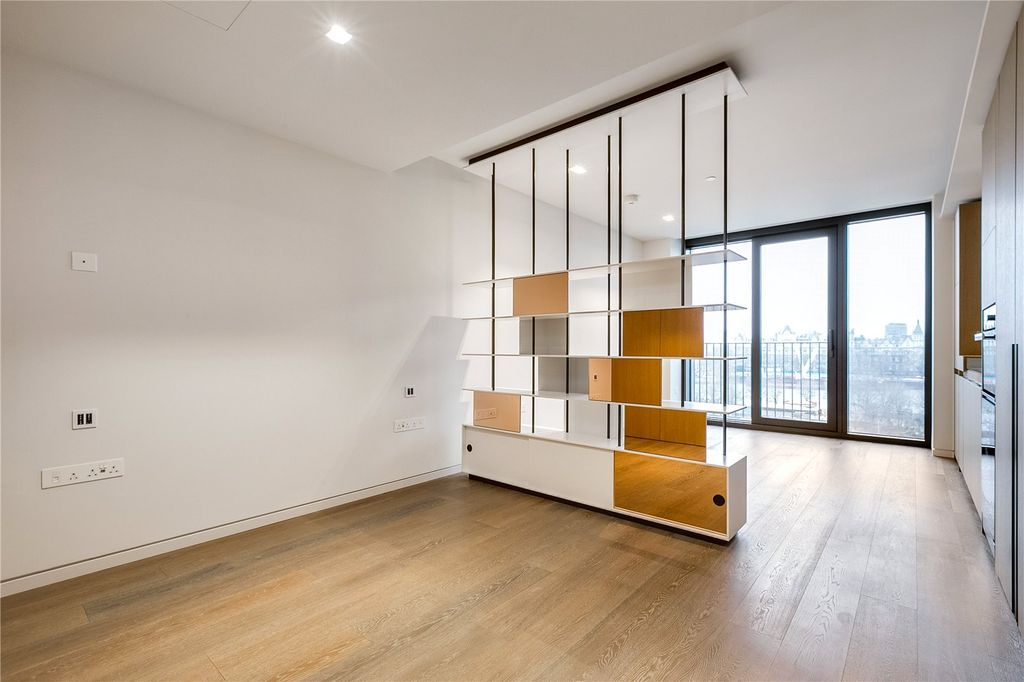 Property photo 2 of 12 Studio