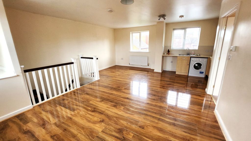 Property photo 3 of 8