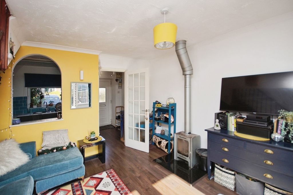 Property photo 3 of 8