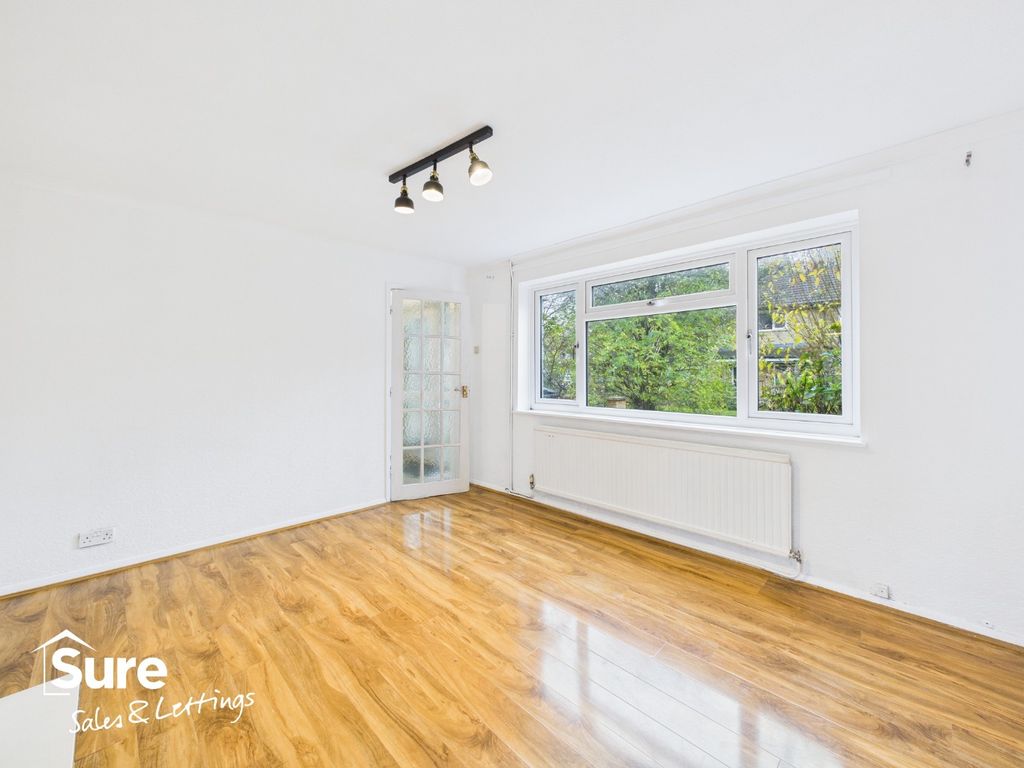 Property photo 2 of 19 4678222