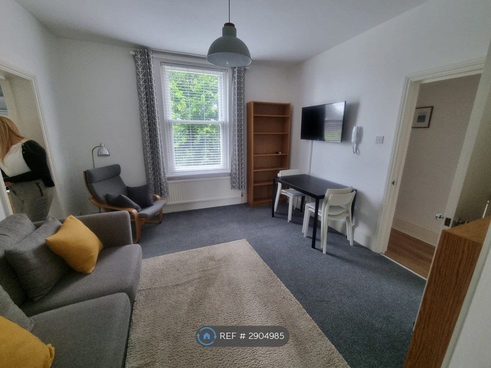 Property photo 1 of 5 Living Room