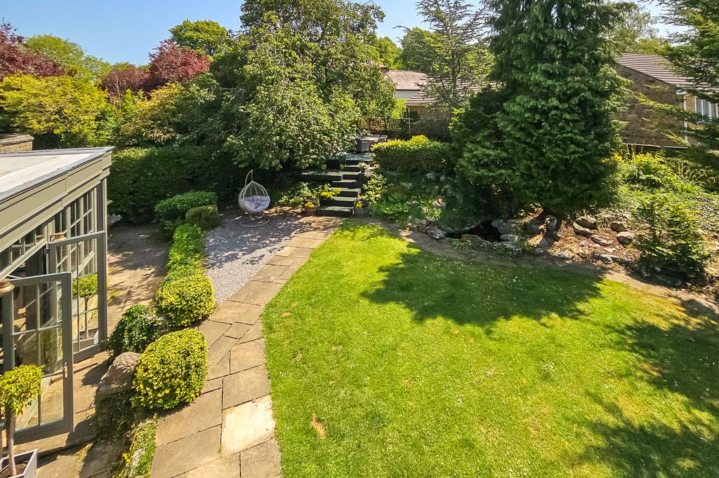 Property photo 3 of 42