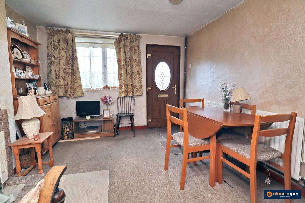 Property photo 2 of 19 4483773