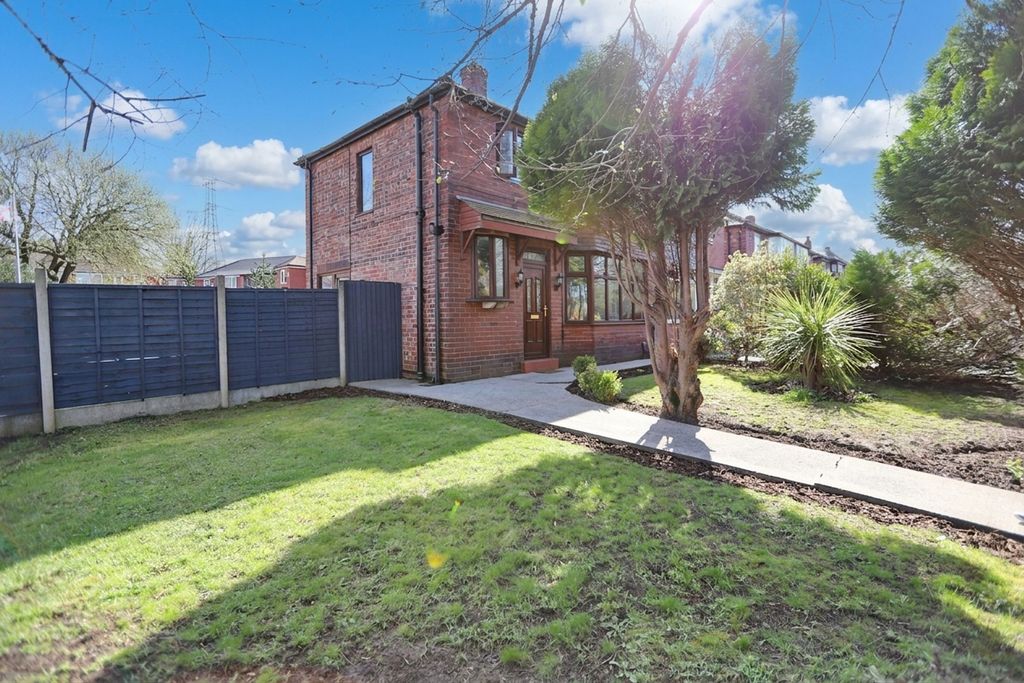 Property photo 2 of 21