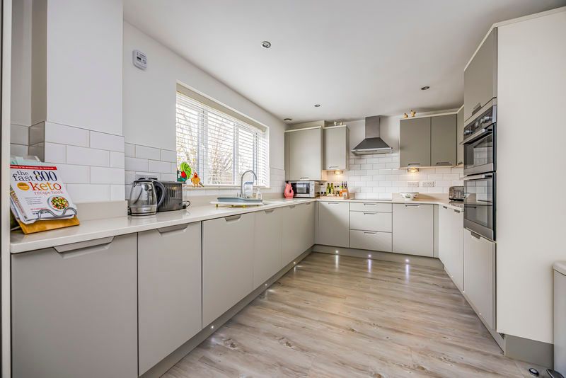 Property photo 3 of 37 Photo 26