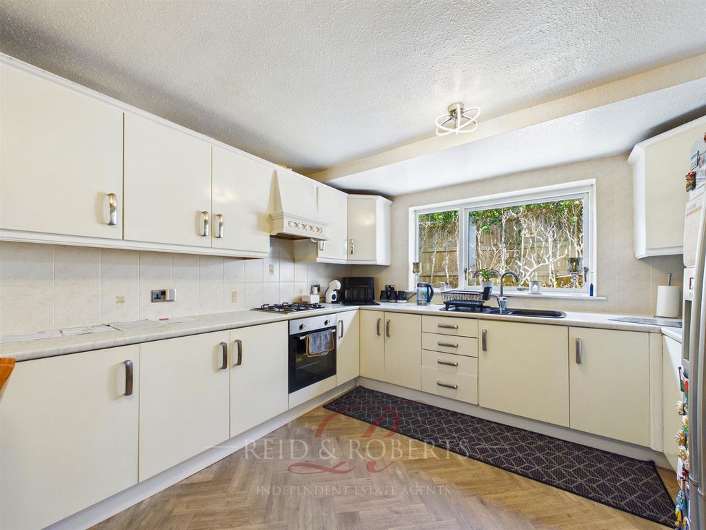 Property photo 2 of 24 Cam05148G0-Pr0154-Still013.Jpg