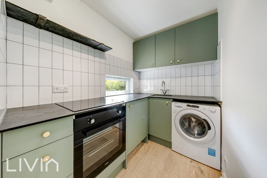 Property photo 3 of 12 4