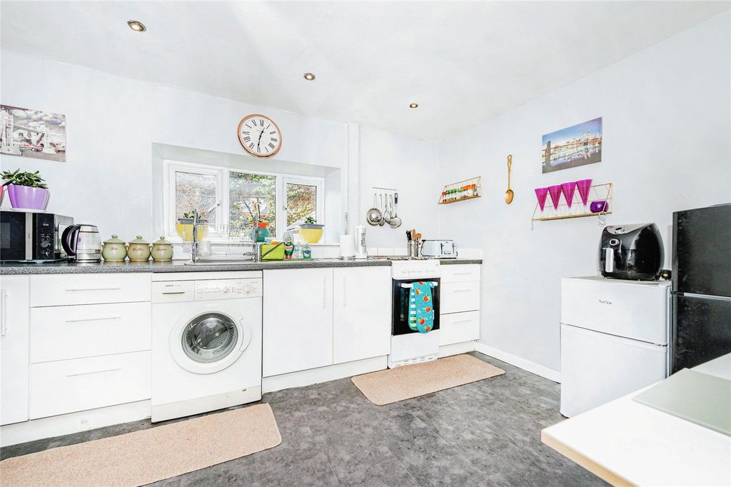 Property photo 2 of 13 Dining Kitchen