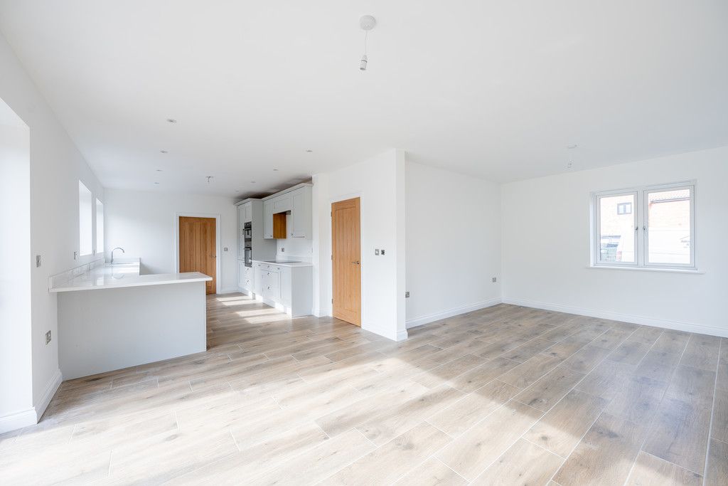 Property photo 3 of 28