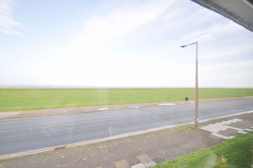 Property photo 3 of 25