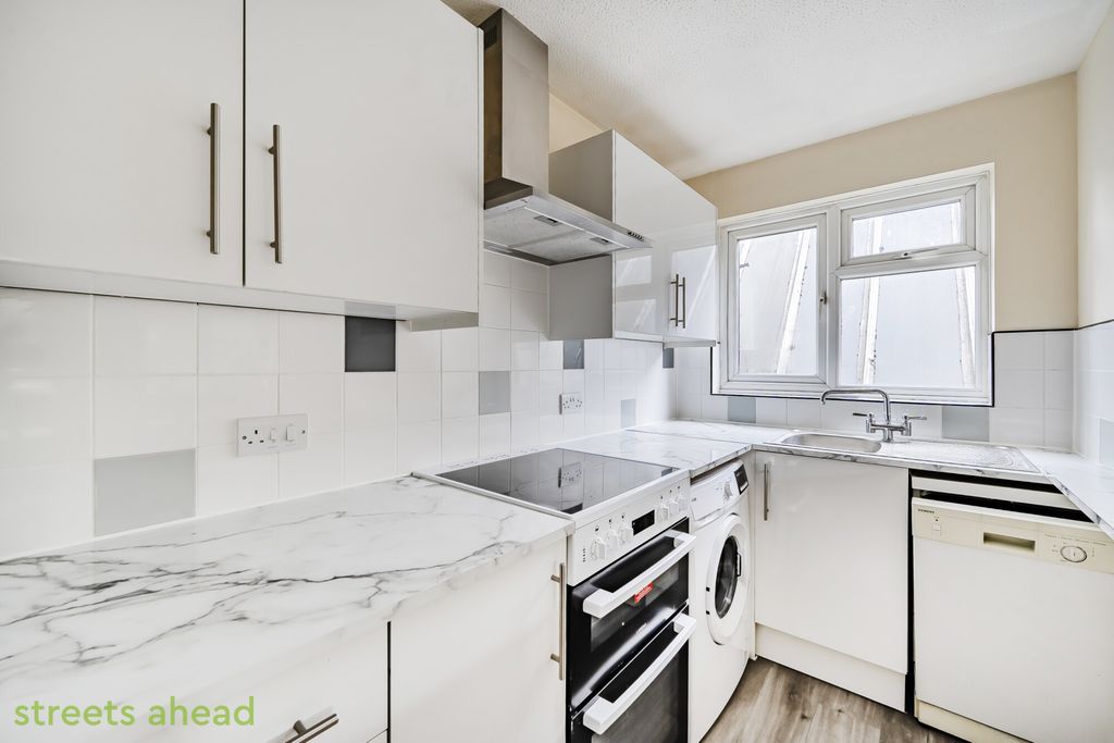 Property photo 2 of 12 7Db65567-E23d-449...