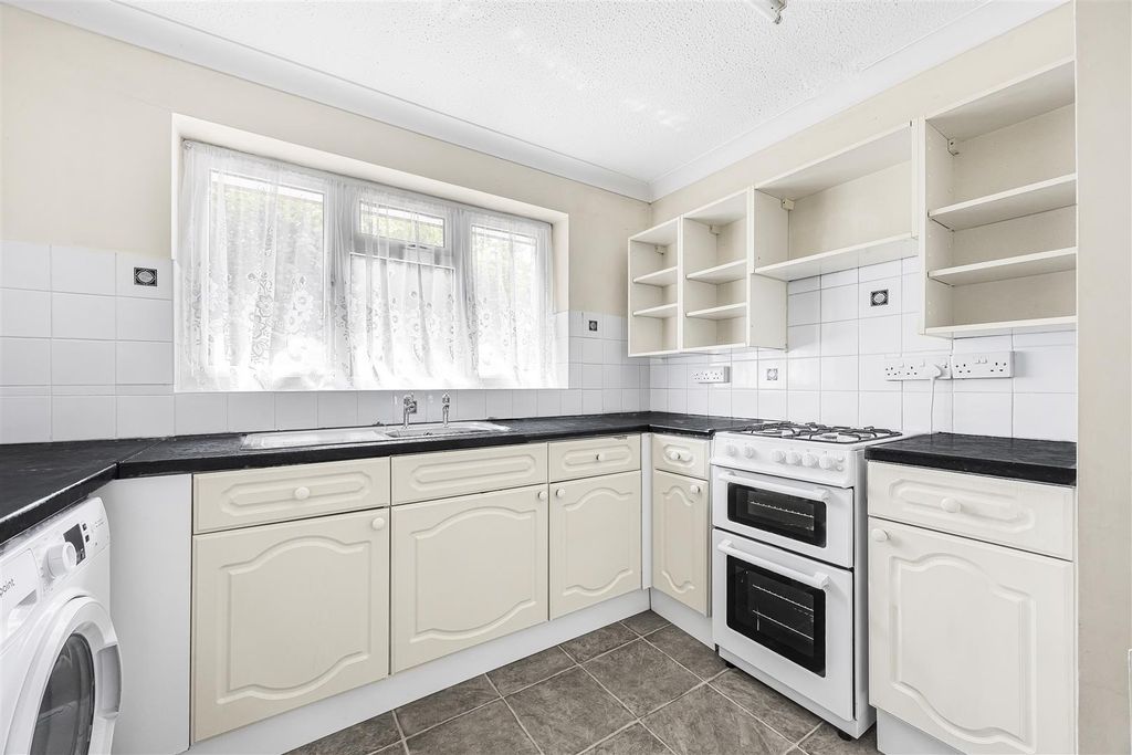 Property photo 2 of 12 Kitchen