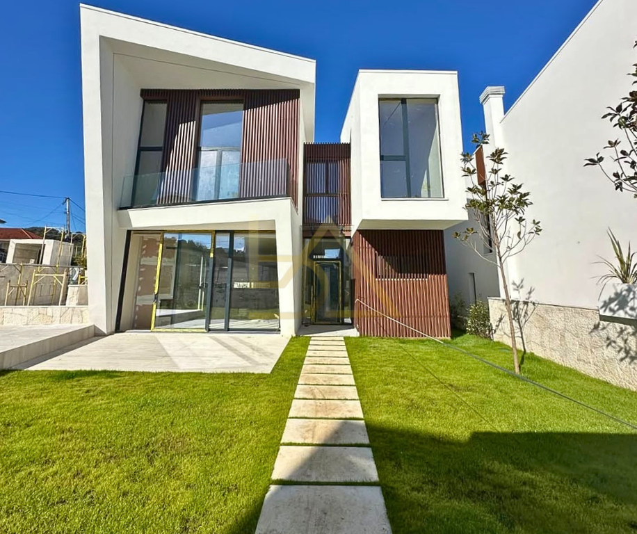 Property photo 1 of 3
