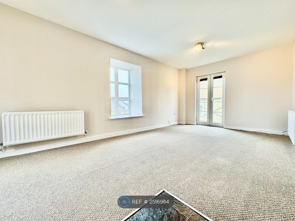 Property photo 2 of 27