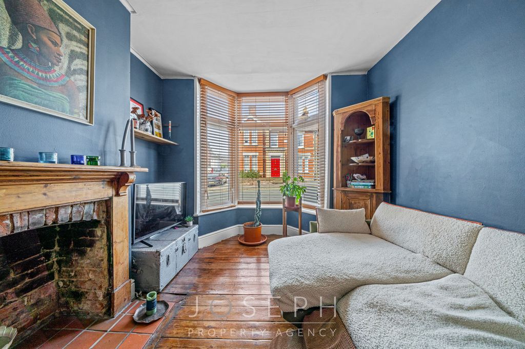 Property photo 2 of 15